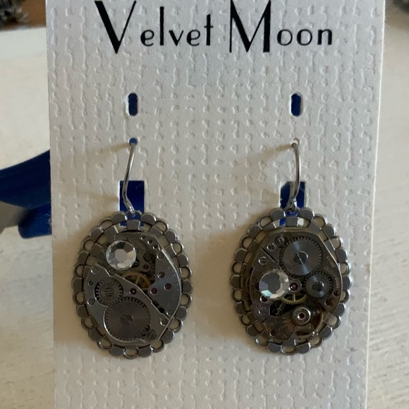 - NWT..VELVET MOON..vintage steampunk watch part  earrings/USA - Picture 4 of 5